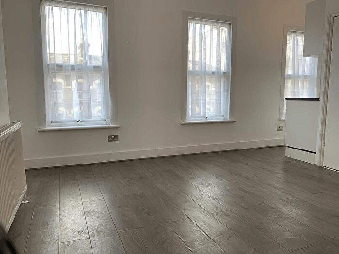 Studio To Rent In Ilford, IG1