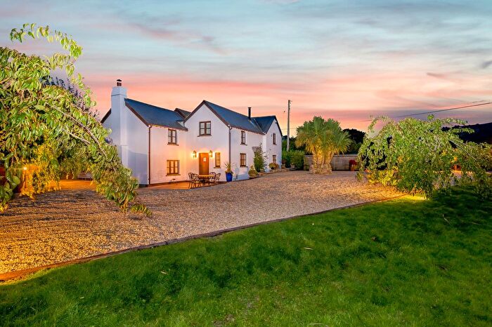 5 Bedroom Property For Sale In Parc-Y-Brain Lane, Penperlleni, NP4