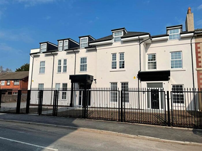 2 Bedroom Apartment To Rent In Highfield Road, Rock Ferry, CH42