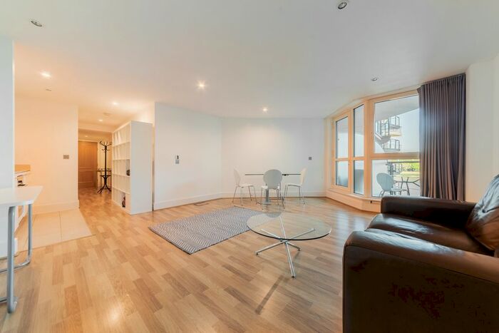 Studio To Rent In Kestrel House, St. George Wharf, Vauxhall, London, SW8
