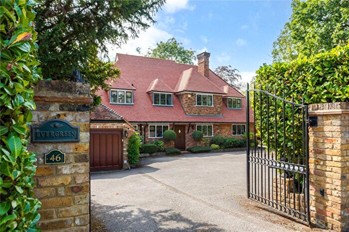 4 Bedroom Detached House For Sale In Beech Waye, Gerrards Cross, Buckinghamshire, SL9