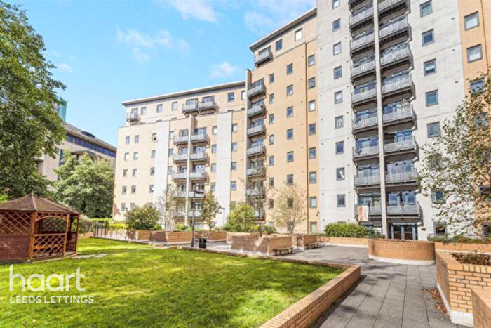 2 Bedroom Apartment To Rent In Aspect, City Centre, LS2