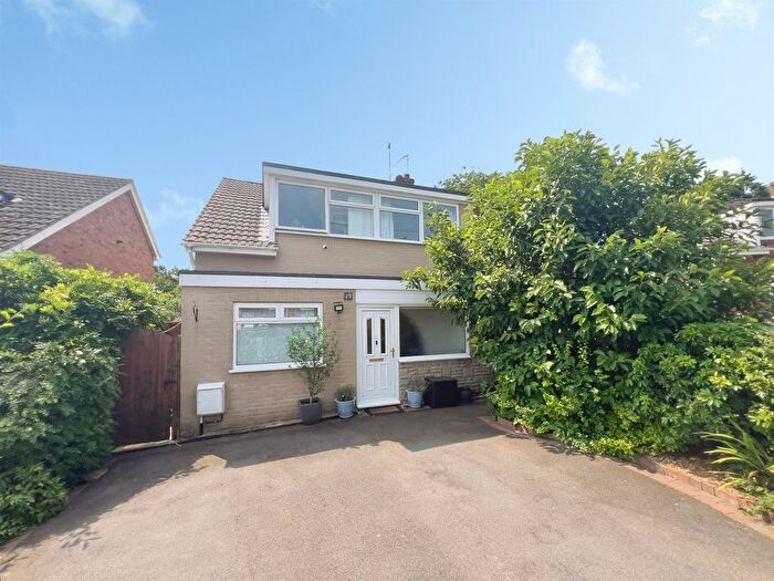 3 Bedroom Semi-Detached House For Sale In Sandpiper Crescent, Malvern, WR14