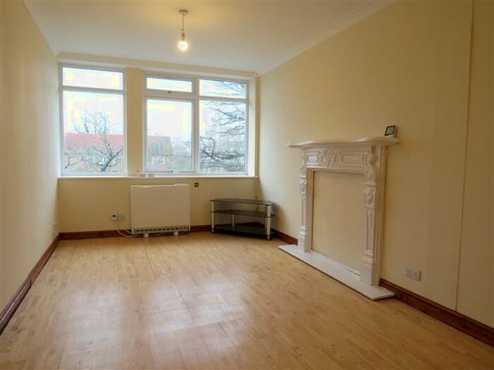 2 Bedroom Apartment To Rent In The Boulevard, Crawley, RH10