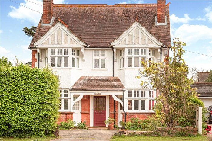 4 Bedroom Detached House For Sale In Reading Road, Sherfield-on-Loddon, Hook, Hampshire, RG27