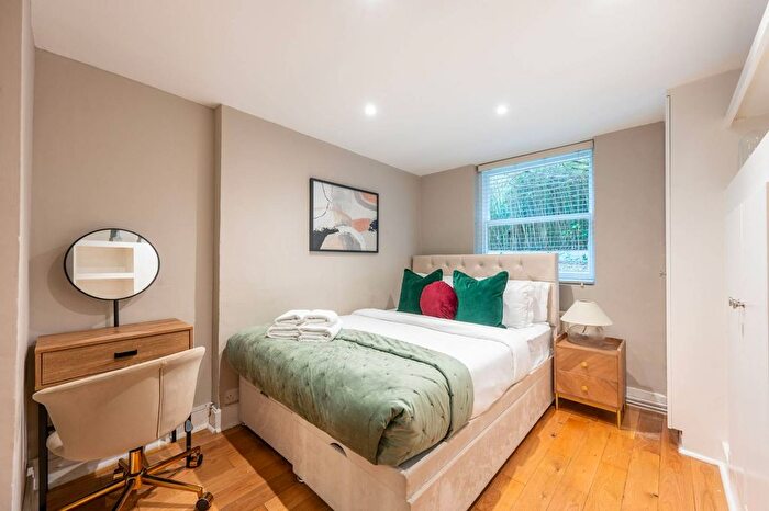 2 Bedroom Flat For Sale In Talbot Road, Notting Hill, London, W11