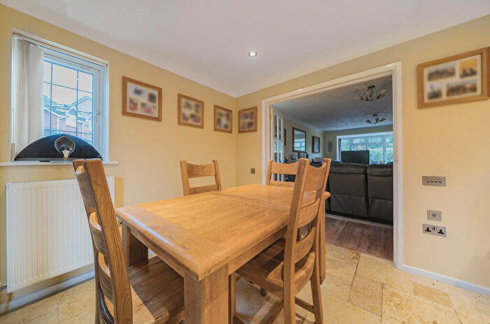 5 Bedroom Detached House For Sale In Lapin Lane, Basingstoke, Hampshire, RG22