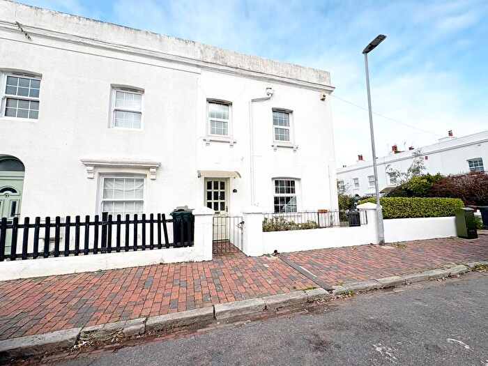 2 Bedroom Property To Rent In Latimer Road, Eastbourne, BN22