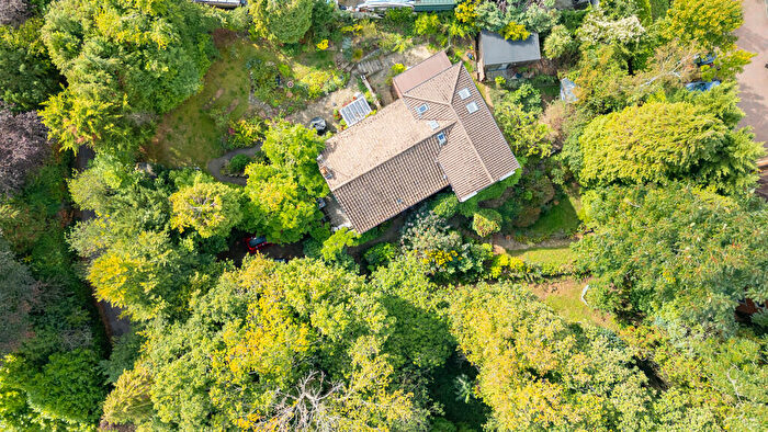 6 Bedroom Detached House For Sale In Deepdene Avenue, Dorking, RH5