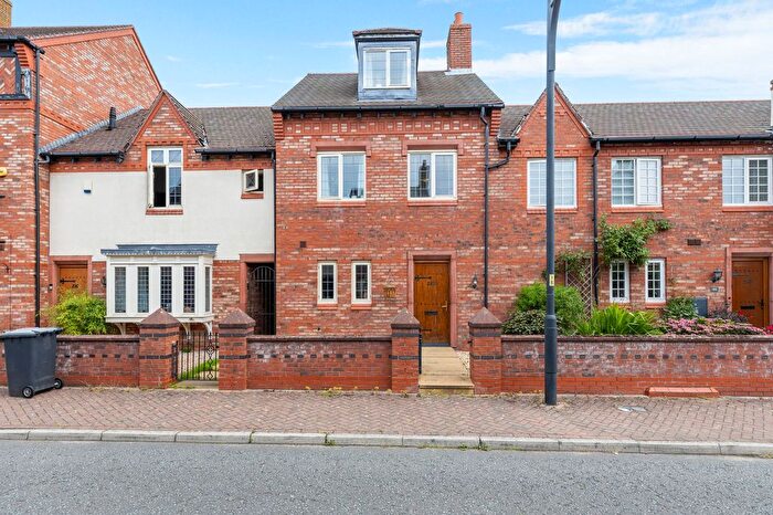 3 Bedroom Terraced House For Sale In Butts Green, Westbrook, WA5