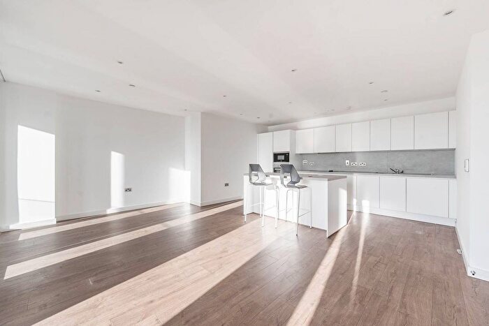 3 Bedroom Flat To Rent In College Road, Harrow, HA1