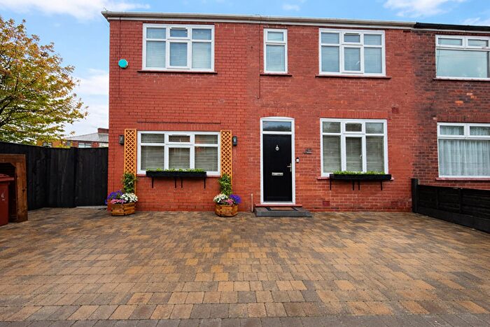 4 Bedroom Semi Detached House For Sale In Miriam Street, Failsworth, Manchester, M35