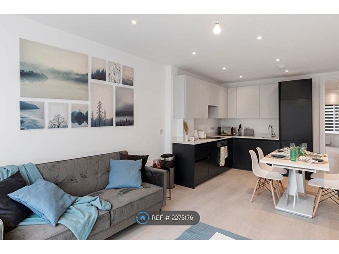 2 Bedroom Flat To Rent In Station Road, London, NW4