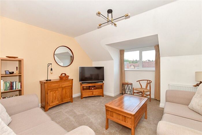 2 Bedroom Maisonette For Sale In Queripel Close, Tunbridge Wells, Kent, TN2
