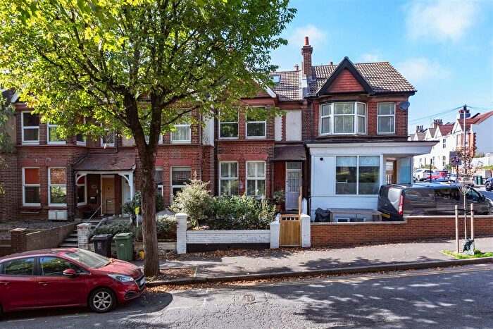 2 Bedroom Flat For Sale In Sackville Road, Hove, BN3