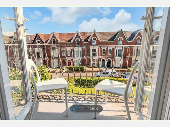 10 Bedroom End Of Terrace House To Rent In Sketty Road, Swansea, SA2