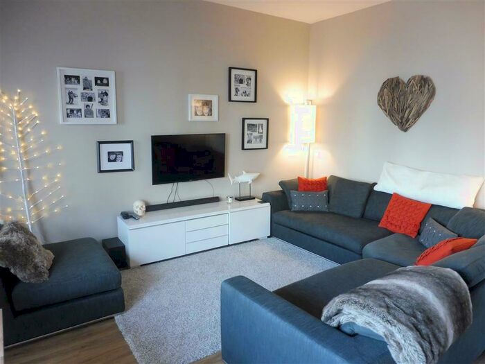 2 Bedroom Apartment To Rent In Romilly Crescent, Cardiff, CF11