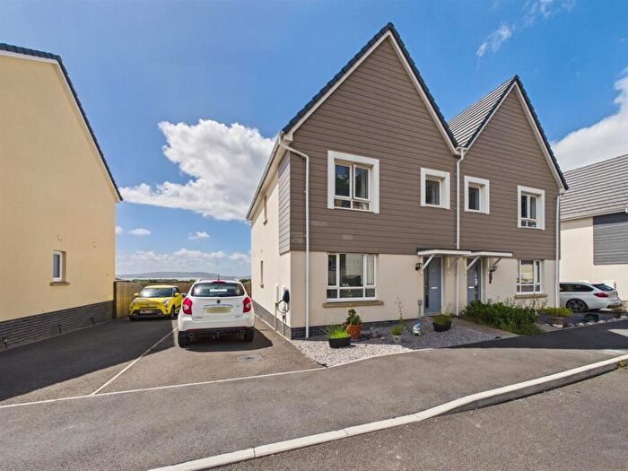 4 Bedroom Semi-Detached House For Sale In Maes Gwdig, Burry Port, SA16