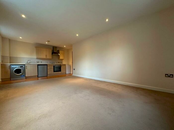 2 Bedroom Apartment To Rent In Rotary Way, Banbury, OX16
