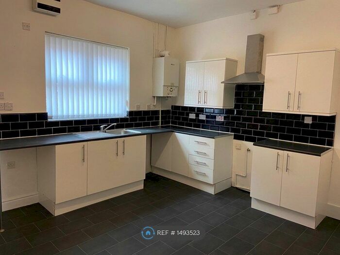 3 Bedroom End Of Terrace House To Rent In Faraday Street, Liverpool, L5