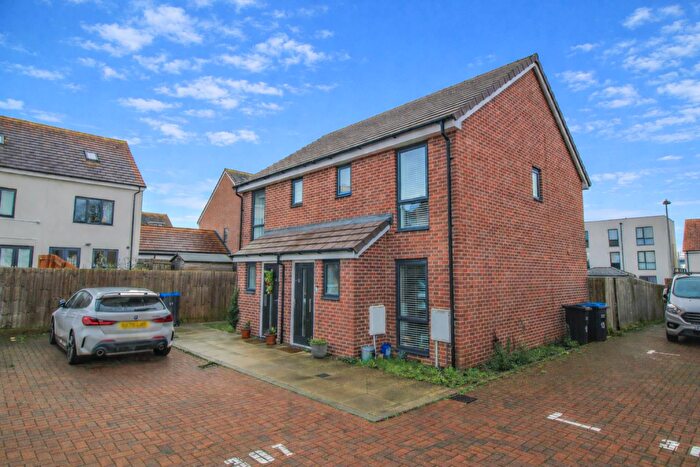 2 Bedroom Semi Detached House For Sale In Juniper Road, Old Harlow, CM17