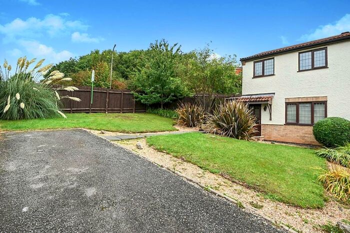 3 Bedroom Semi-Detached House To Rent In Cottesmore Close, Burton-On-Trent, Staffordshire, DE15