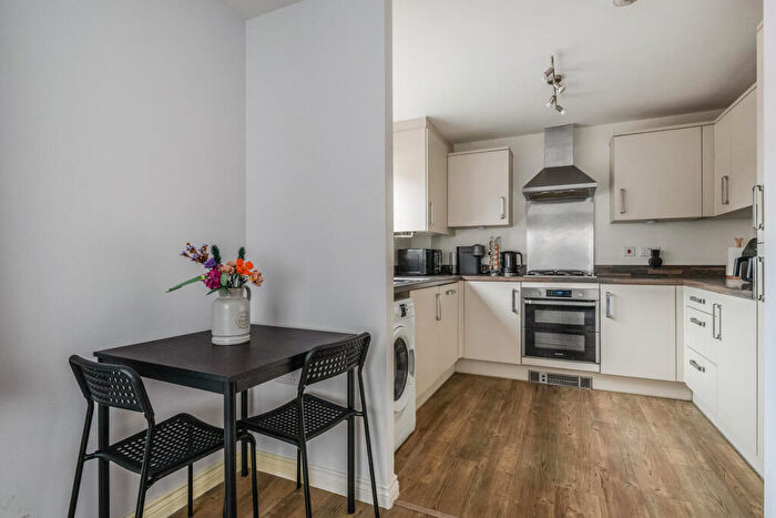 2 Bedroom Flat For Sale In Sable Close, Locks Heath, Southampton, SO31