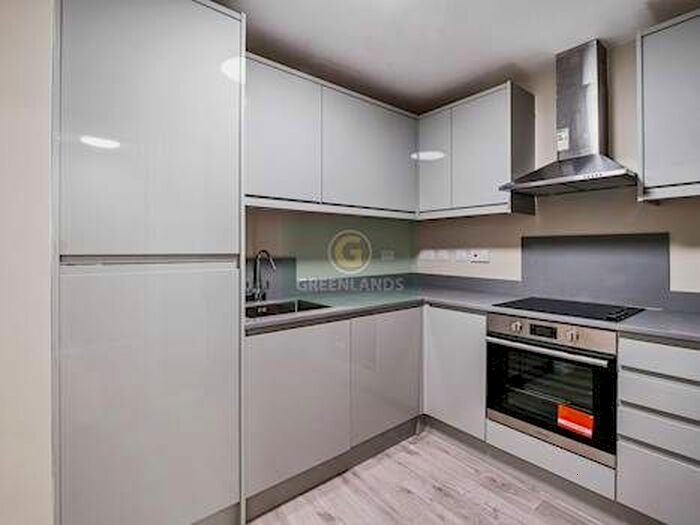 2 Bedroom Flat To Rent In Bethnal Green Road, Bethnal Green, E2