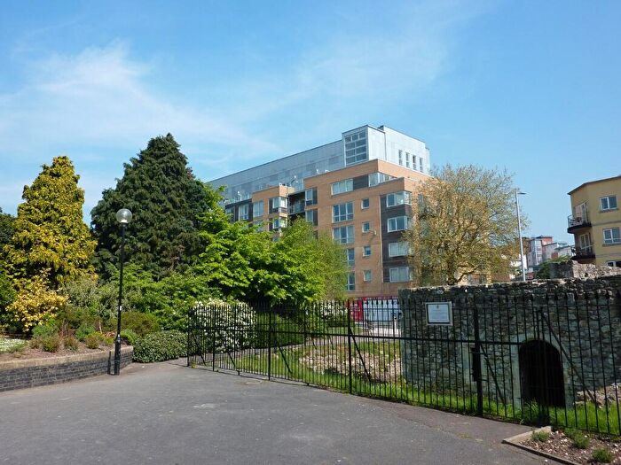 2 Bedroom Flat For Sale In High Street, Southampton, SO14