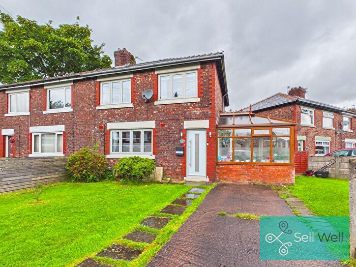 3 Bedroom Semi-Detached House For Sale In Dunster Place, Worsley, Manchester, M28