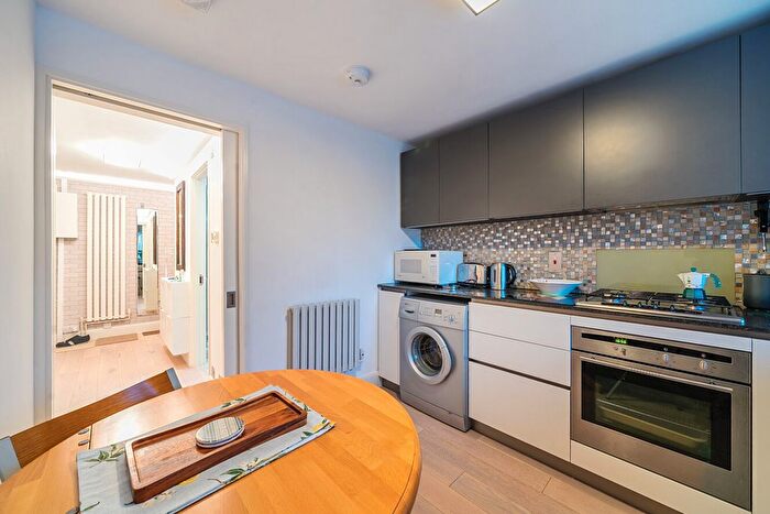 1 Bedroom Flat For Sale In Willesden Lane, Brondesbury, London, NW6
