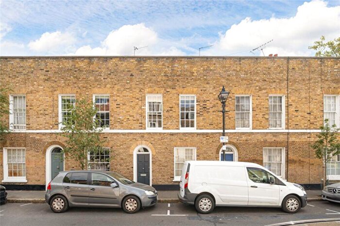 2 Bedroom Terraced House For Sale In Barnes Street, London, E14