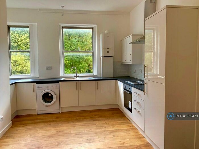2 Bedroom Flat To Rent In Barnton Street, Stirling, FK8