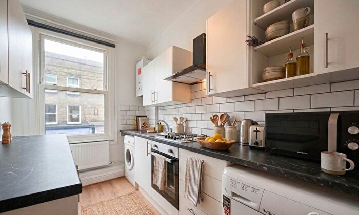 1 Bedroom Flat To Rent In Clive Court, Battersea, London, SW11