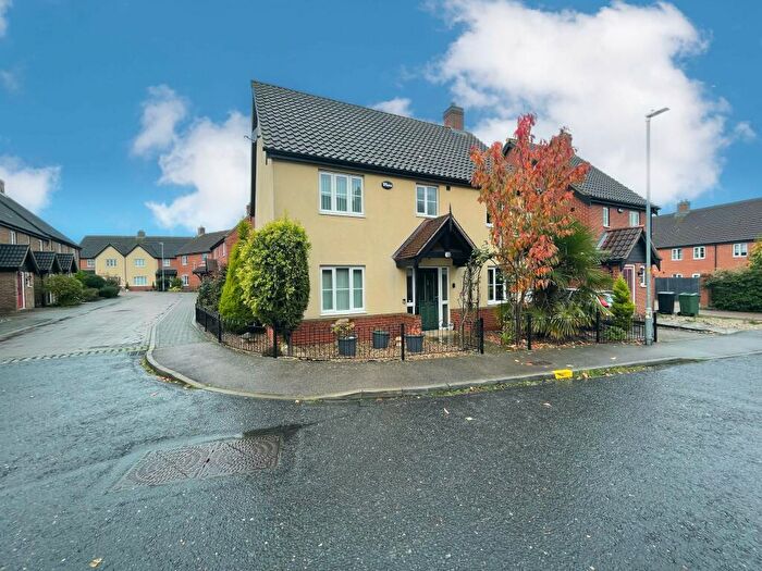 4 Bedroom Link Detached House To Rent In Metamec Drive, Dereham, NR19