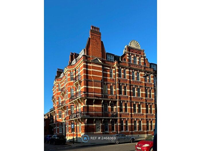 3 Bedroom Flat To Rent In Glyn Mansions, London, W14