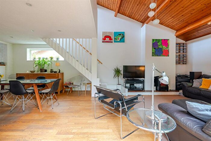 5 Bedroom Detached House For Sale In Beaufort Gardens, Ascot, SL5