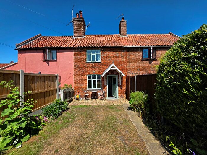 2 Bedroom Terraced House For Sale In Church Path, Earsham, Bungay, NR35