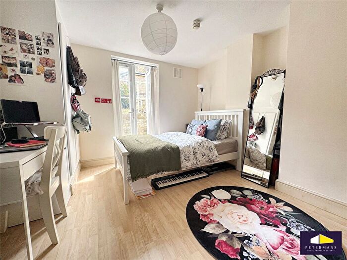 Apartment To Rent In Milkwood Road, London, SE24