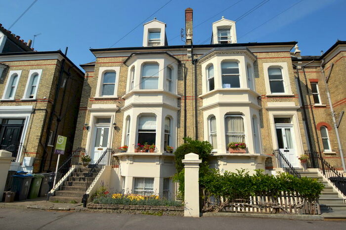1 Bedroom Apartment To Rent In North Road, Surbiton, KT6