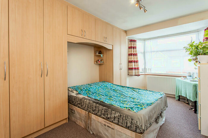 4 Bedroom Terraced House To Rent In Farrnace Road, Romford, Essex, RM6