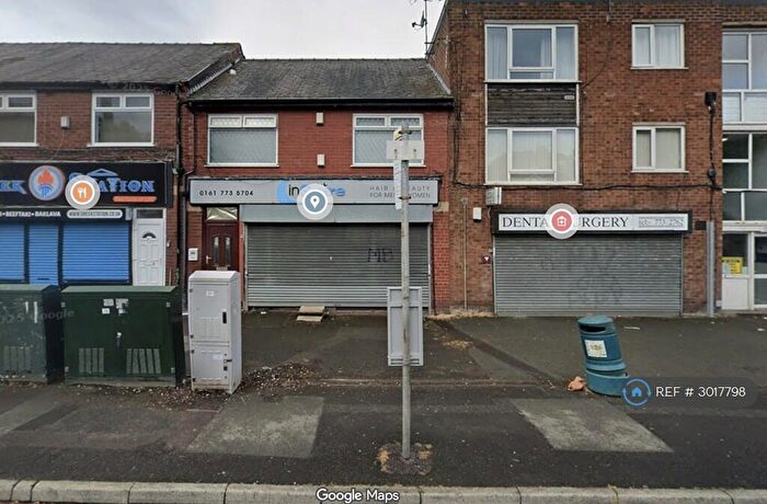 2 Bedroom Flat To Rent In Prestwich, Manchester, M25