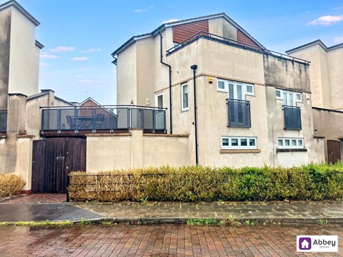 3 Bedroom Semi-Detached House For Sale In Darnall Road, Leicester, LE2