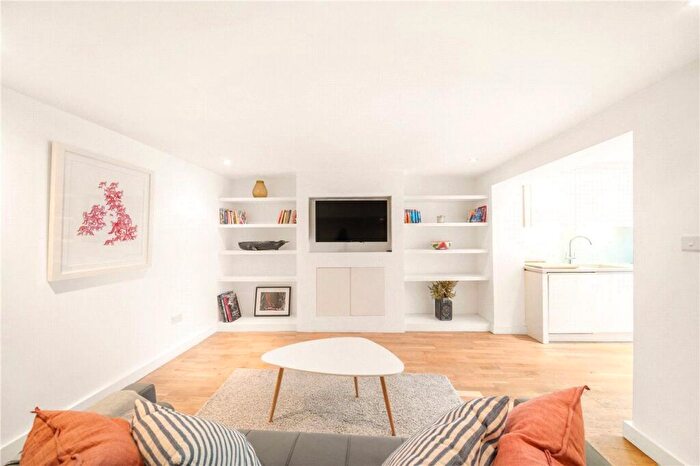 2 Bedroom Flat To Rent In Princess Road, London, NW1