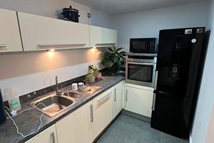 2 Bedroom Flat To Rent In Alexandria House Cardiff, CF11