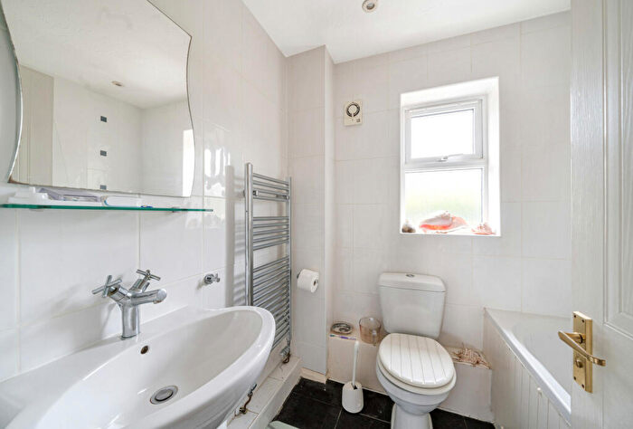 4 Bedroom Detached House For Sale In Spencer Drive, Midsomer Norton, Radstock, Somerset, BA3