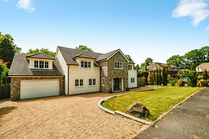 5 Bedroom Detached House For Sale In Silver Wood, Pulborough, RH20