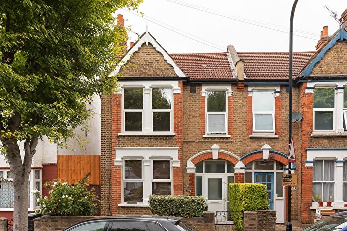 2 Bedroom Flat To Rent In Newbury Road, Highams Park, E4