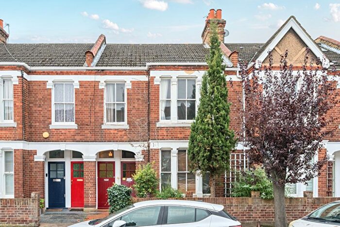 3 Bedroom Maisonette To Rent In Waldron Road, London, SW18