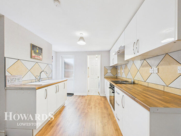 3 Bedroom Terraced House For Sale In St Peters Street, Lowestoft, NR32